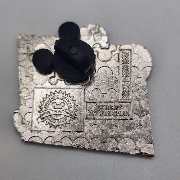 Disney Pin Trading Laughing Mickey Mouse Pink Square Red Frame 2013 - Picture 2 of 3